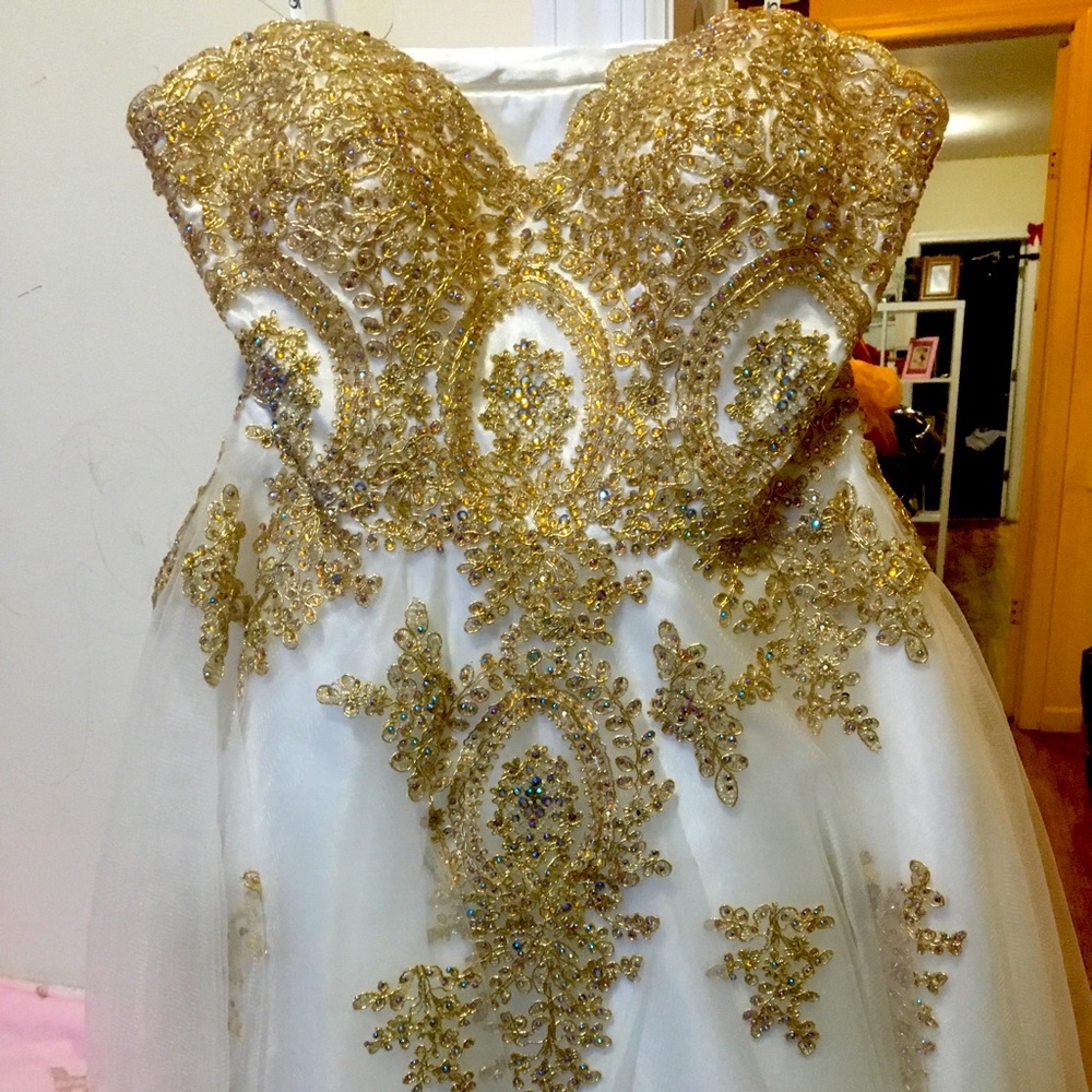 This is a very pretty and detailed party dress.